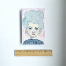 Load image into Gallery viewer, Violetta