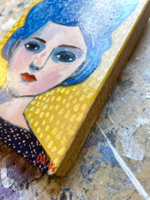 Load image into Gallery viewer, Bernadette