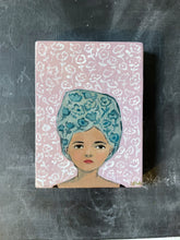 Load image into Gallery viewer, Clio