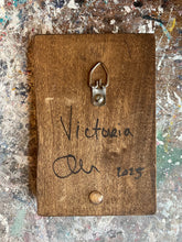 Load image into Gallery viewer, Victoria
